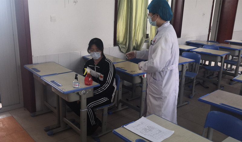 學(xué)生發(fā)熱應(yīng)急處置.jpg