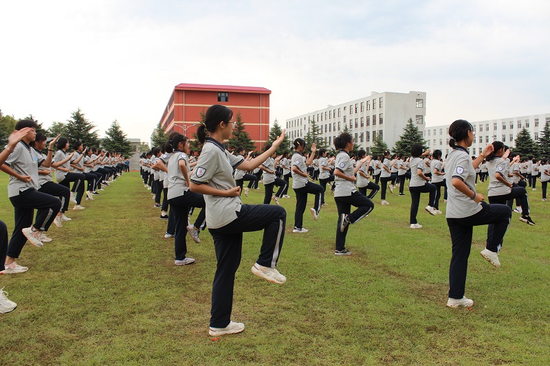優(yōu)秀科目展示（軍體拳）1.JPG