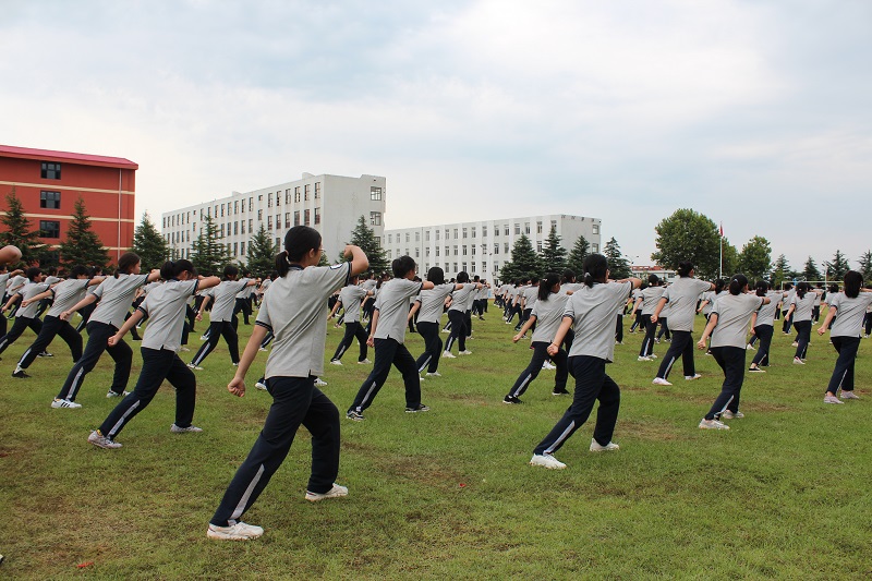 優(yōu)秀科目展示（軍體拳）2.JPG