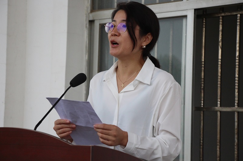 家長代表發(fā)言.JPG